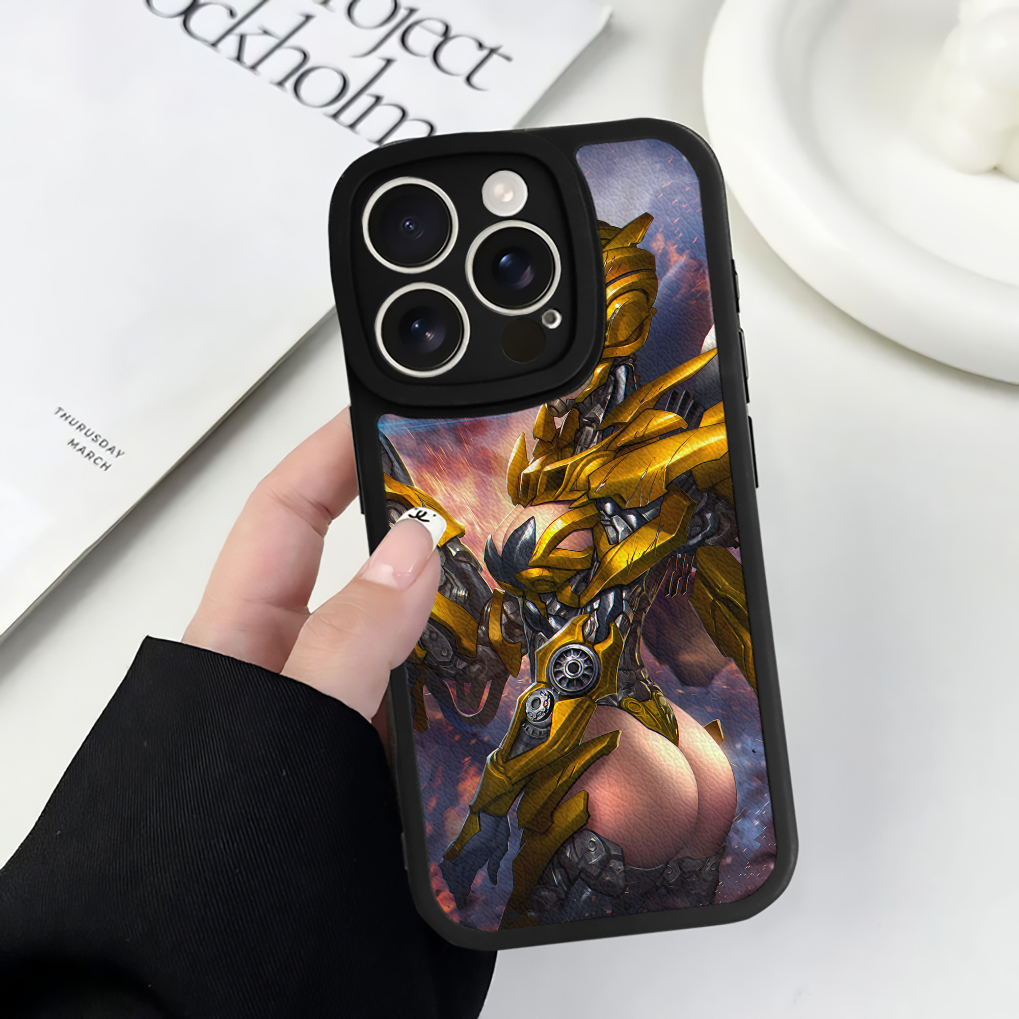 （画像用） Transformers トランスフォーマー 【iPhone 16シリーズ対応】シリコンスマホケース（レザー調） 材質：シリコン